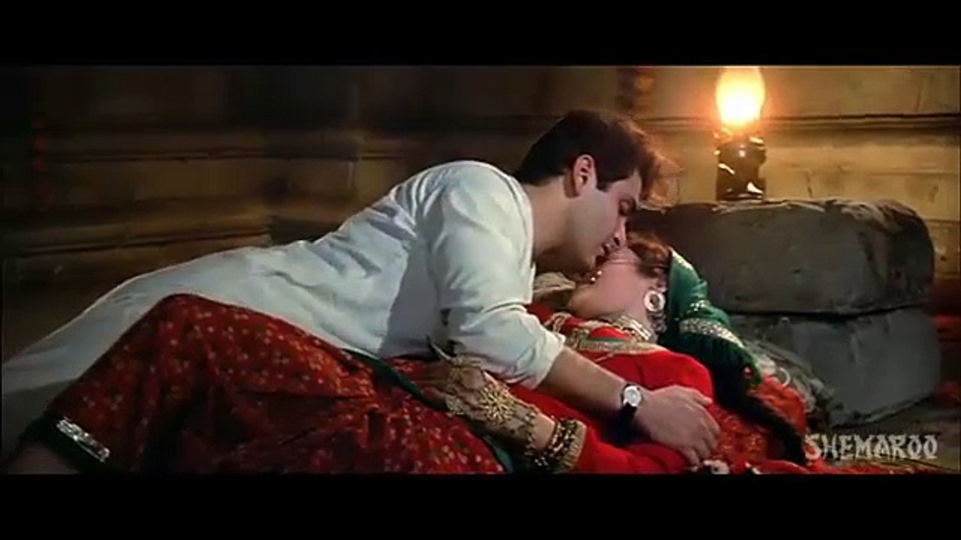 Ram teri ganga meli ho gai suhagrat scene