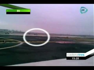 Irrumpe borracho el aterrizaje de un avión en pleno aeropuerto