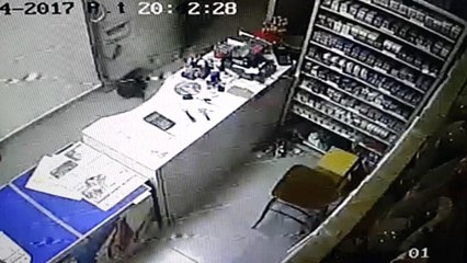 Sansarların Büfedeki Kavgası Güvenlik Kamerasında