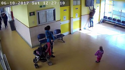 Un couple filmé en train de voler une télévision dans un cabinet médical