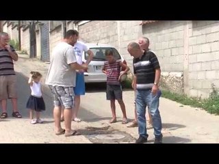 Gjakovë, në rrugën ''Xheladin Nushi'' ujërat e zeza dalin në sipërfaqe - Lajme
