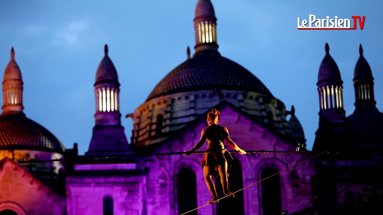 Festival Mimos à Périgueux : l'art de l'équilibre et du déséquilibre