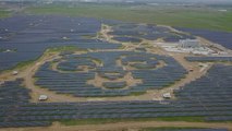 China y PNUD inauguran una planta de energía solar con forma de oso panda