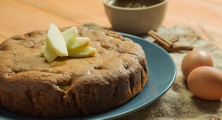 طريقة عمل كيك دبس الخروب بالفيديو