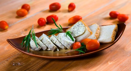 طريقة عمل الزبدة بالأعشاب بالفيديو