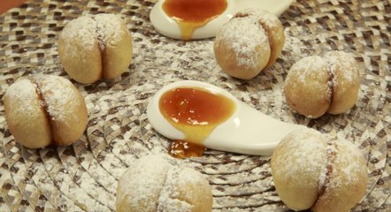 طريقة عمل كرات مربى المشمش بالفيديو