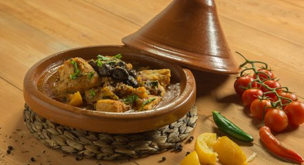 طريقة عمل طاجن السمك و الزيتون بالفيديو