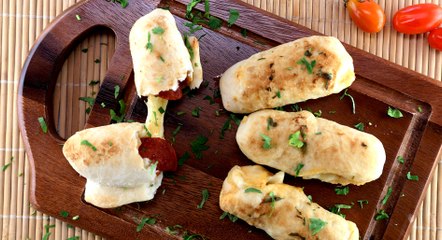 طريقة عمل أصابع البيتزا بالفيديو