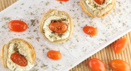 طريقة عمل تارت الطماطم الكرزية و جبنة الماعز بالفيديو