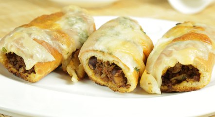 طريقة عمل خبز الباغيت بالحشوة المكسيكية بالفيديو