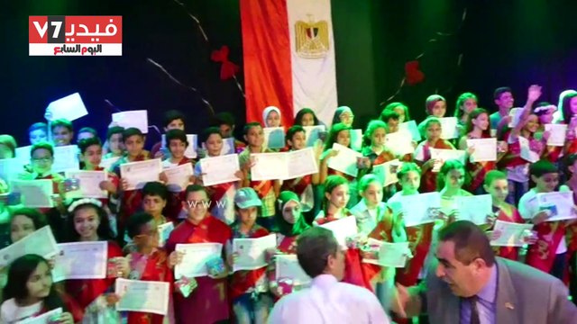 محافظ الجيزة يكرم 364 طالب متفوق من أوائل الشهادات