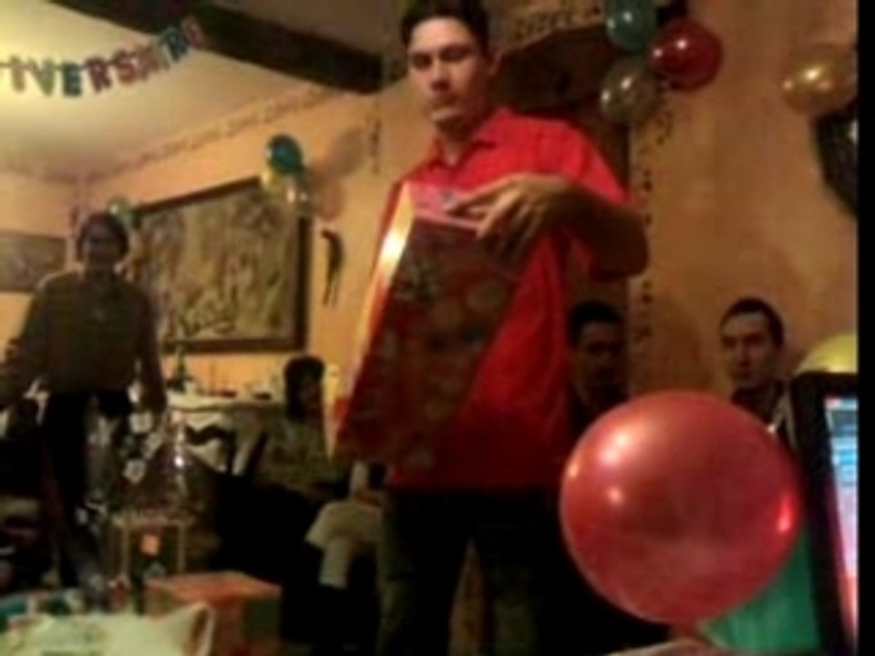 Jerem débale c cadeau