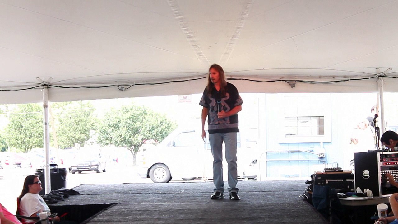 Steve Diltz sings 'It Ain't No Big Thing But It's Growing' Elvis Week 2014 video