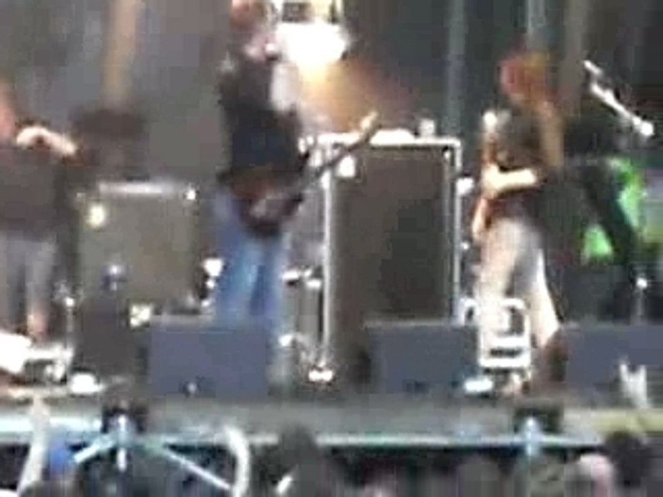 Josh home de qtsa et des mabouls sur scène à furia