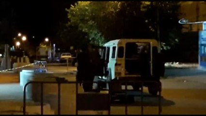 Diyarbakır'da Emniyete El Bombalı Silahlı Saldırı