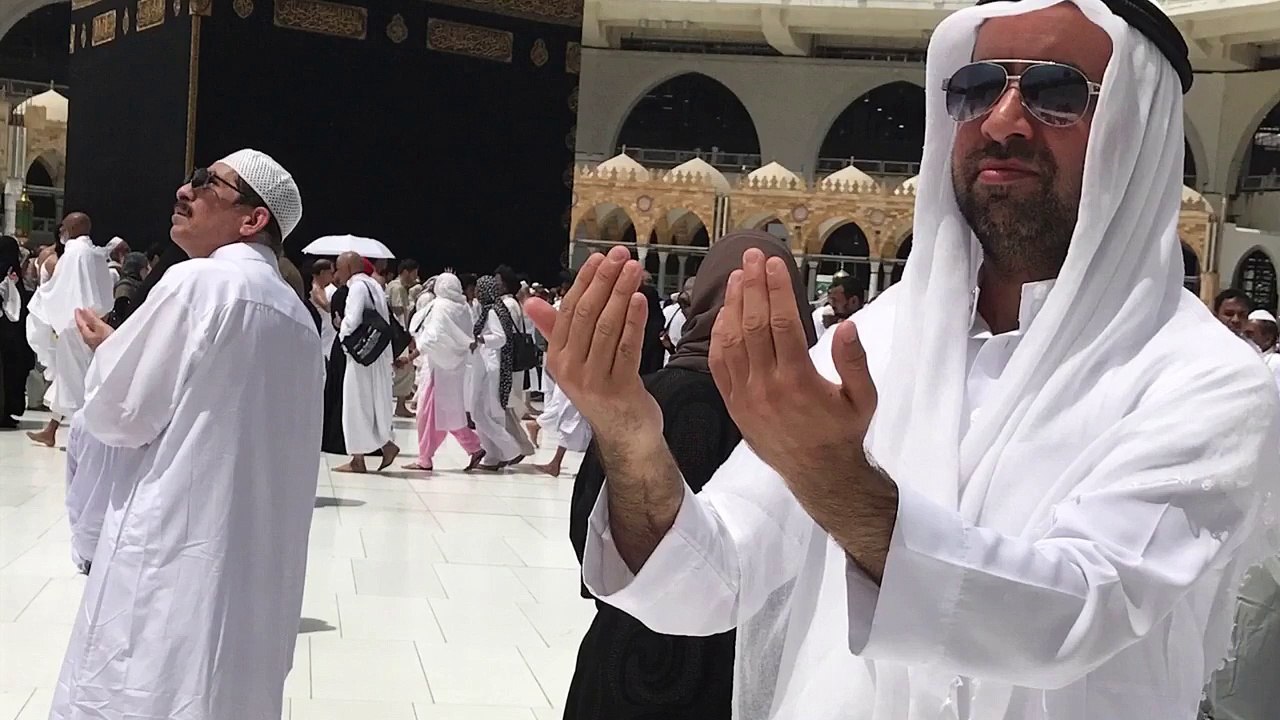 AZAN MAKKAH SHEİKH ALİ MULLAH. Kabe minarelerinden yankilanan iste o muthis ezan. HAFIZ METIN DEMIRTAS. Kabe müezzini taklit Seyh Ali Mulla.  ARAP MAKAMI EZAN. Hicaz makami ezan Kabe ezani. Azan Makkah. Azan Masjid Al Haram. Sheikh Ali Mullah Makkah azan