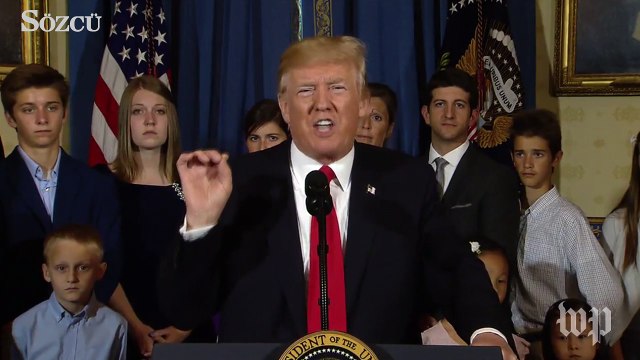 Trump konuşma yaparken arkasında duran kadın sosyal medyanın diline düştü