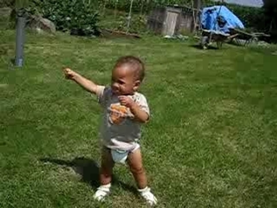 derniere video mady les 1er pas