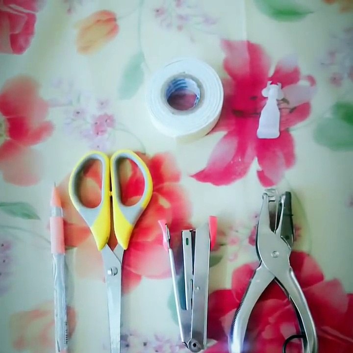 HOW TO MAKE EASY BUTTERFLYS