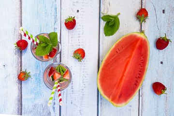 5 recettes rafraichissantes d'eaux aux fruits