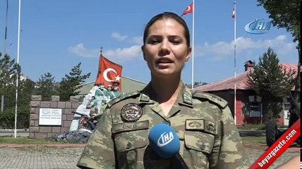 Sınırı bekleyen kadın askerler