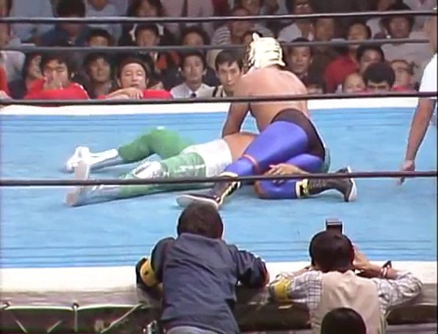 覆面剥ぎマッチ】タイガーマスク vs M・ハリケーン 1981.10.8 蔵前