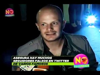 No lo cuentes Alfombra roja de Nadando con tiburones.