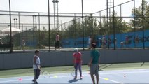 Çekmeköy Belediyesi'nin Tenis Kursuna Yoğun İlgi