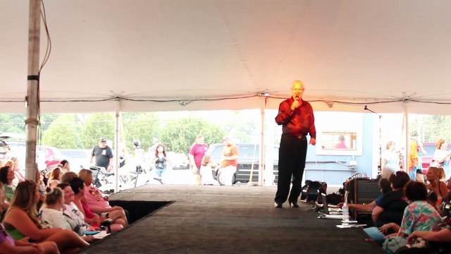 Chris Drummond sings 'Blue Hawaii' Elvis Week 2014 video