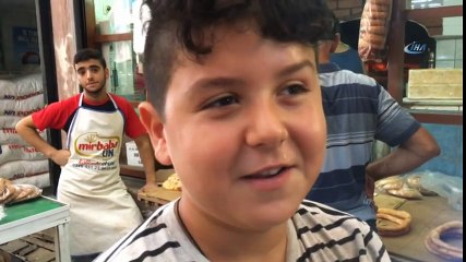 ''Et Varken Simit Mi Yenir Abi?''