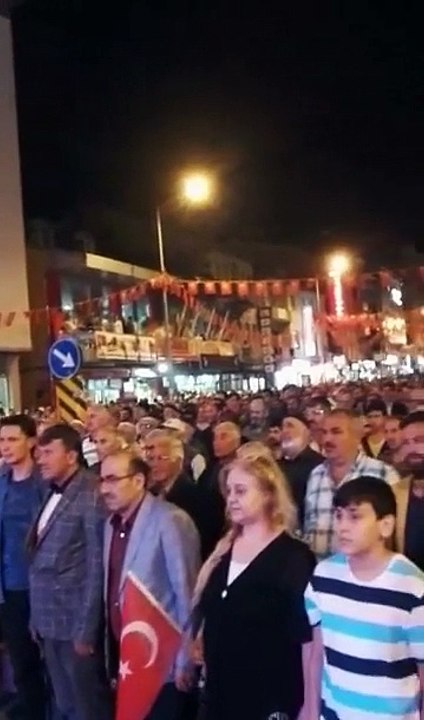 ŞEHİTLERİMİZ İÇİN SAYGI DURUŞU VE İSTİKLAL MARŞI