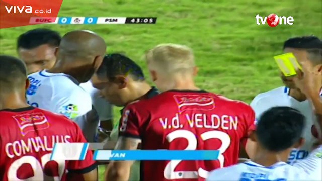 Cuma di Indonesia, Wasit Dikartu Kuning Pemain