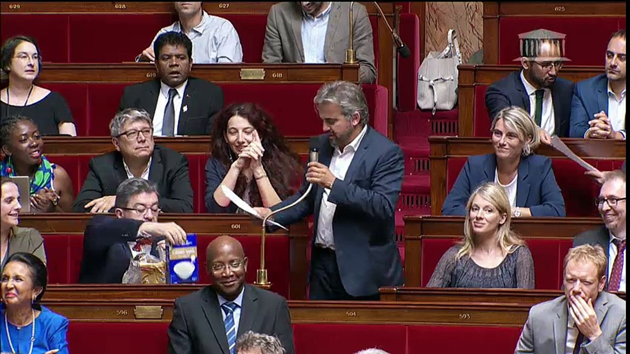 Mélenchon présente le panier à 5 euros