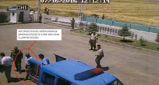 Adil Öksüz'ün Yakalandıktan Sonraki Görüntüleri Çıktı, Kelepçe Bile Takılmamış!