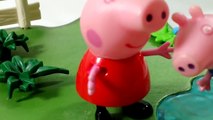 Pig George e Peppa Pig fazem bagunça com tinta verde! Novelinha em Português!