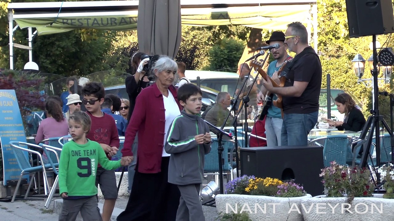 Soirée musicale au village de Nant en Aveyron Occitanie 2017