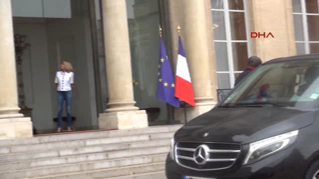 Ünlü Şarkıcı Rihanna, Elysee Sarayı'nda