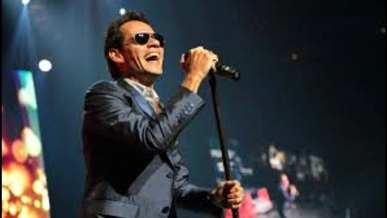 Marc Anthony visita a su madre en el hospital