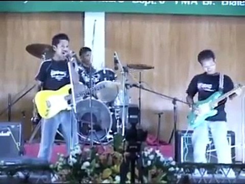 O pior cover de Guns N’ Roses que você verá em toda sua vida!