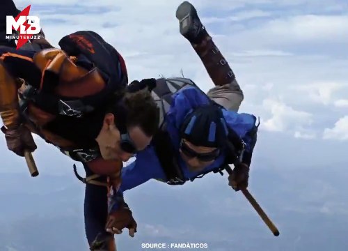 Ils ont recréée un vrai Quidditch dans les airs pendant un saut en parachute... Harry Potter