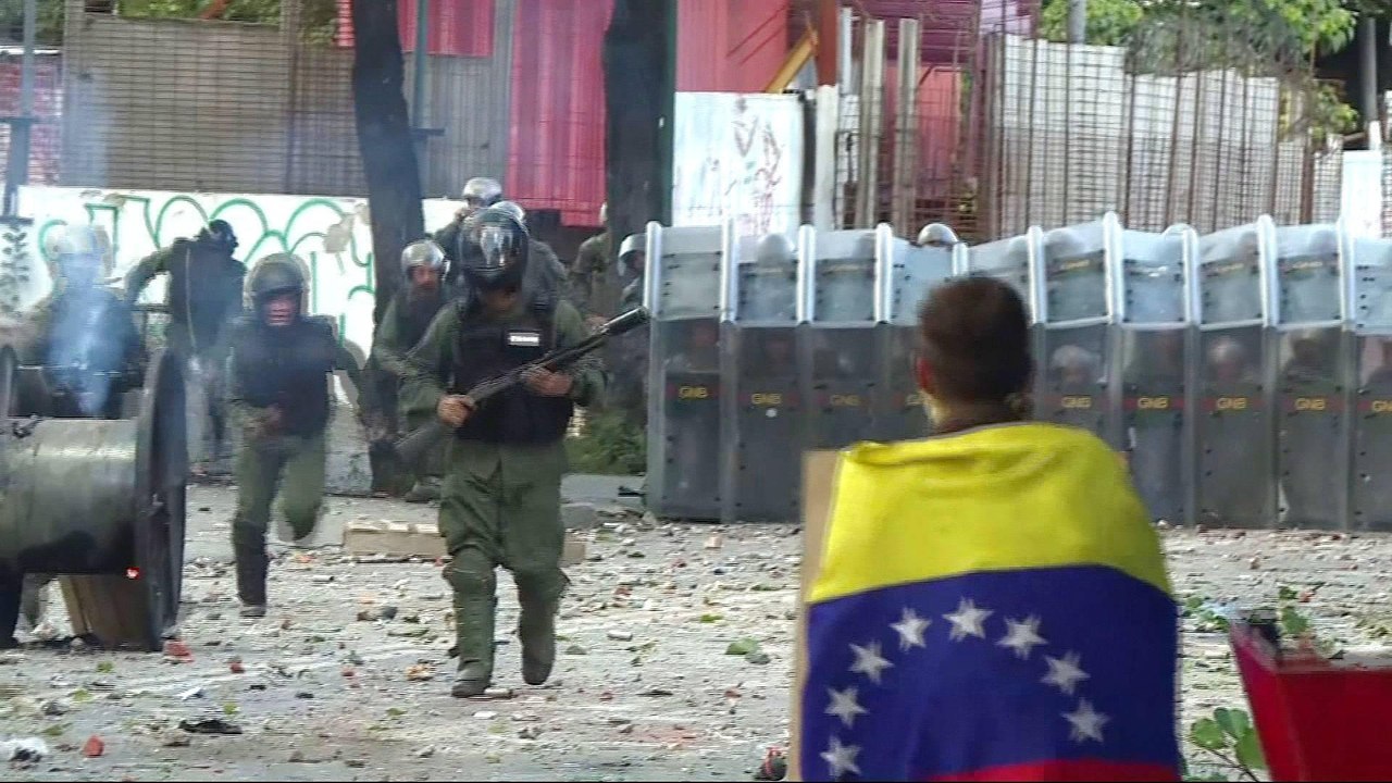 Two killed as Venezuela strike erupts into viol...
