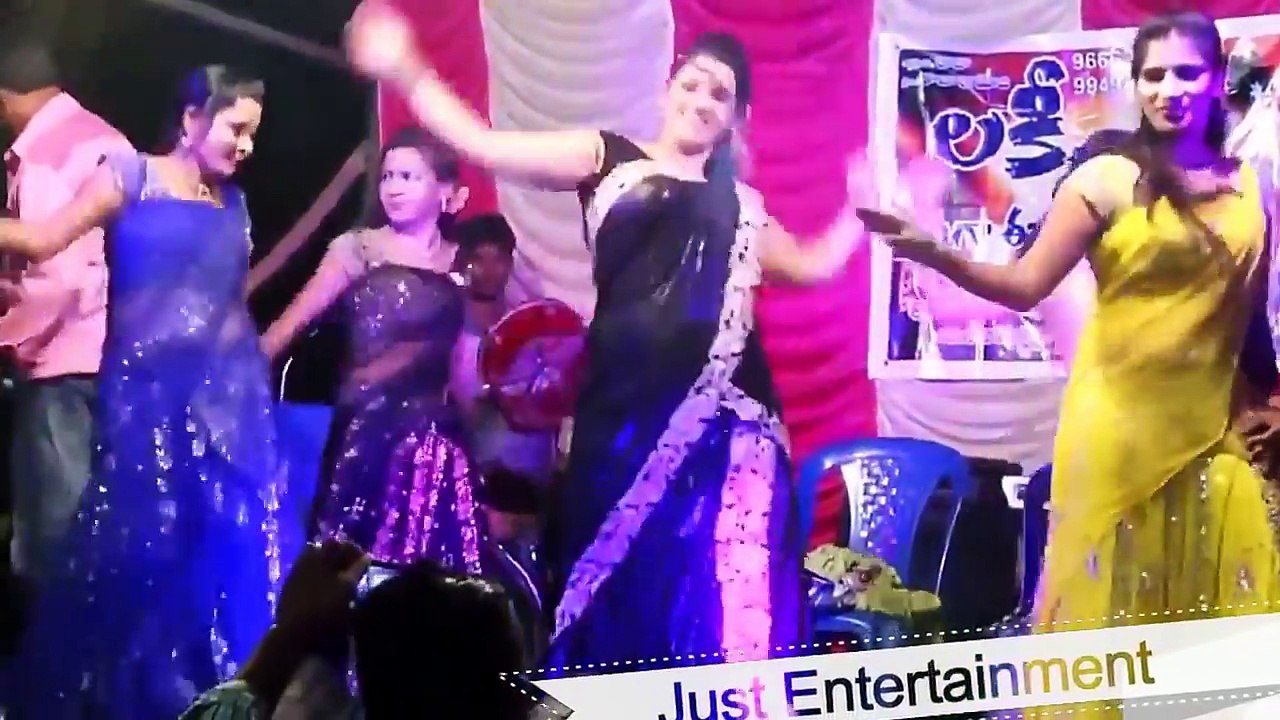 Better then Khaidi No 150 item song     Amazing Recording Dance     Chekka Chekka Cham    Megastar