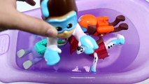 LEARN COLORS w/ The Secret Life of Pets Bath Paint with Paw Patrol - Bath Tub Time with Or