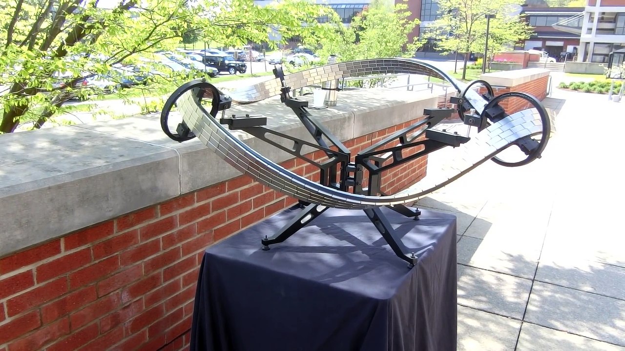 Superconducting Quantum Levitation on a 3π Möbius Strip