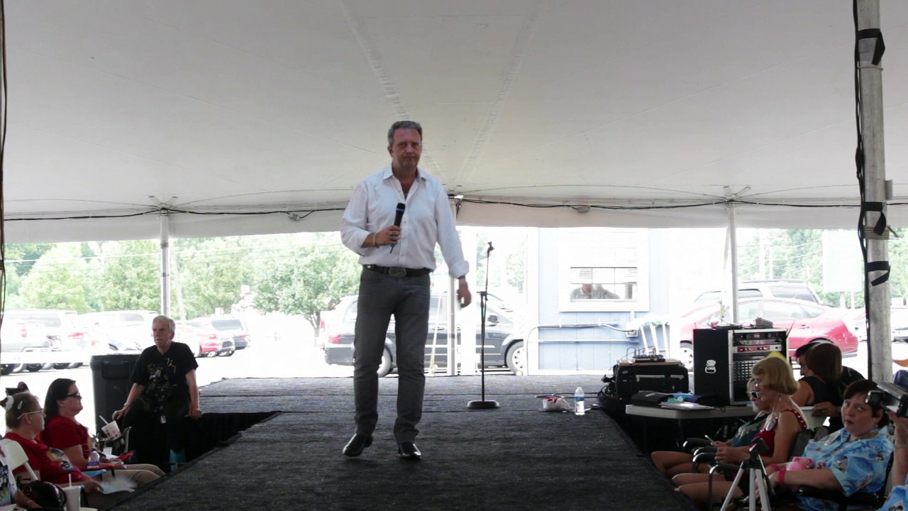 Colin Paul sings 'True Love Travels On A gravel Road' Elvis Week 2014 video