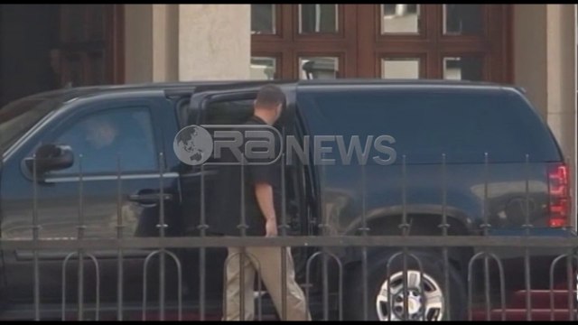 Ora News – Ambasadori Donald Lu takon presidentin Ilir Meta