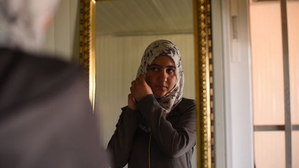 17-Year-Old Syrian Refugee Shares Her Hopes in Exile