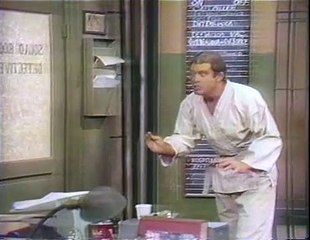 Barney Miller S01E02 Experience