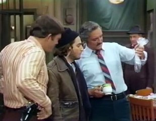 Barney Miller S06E16 Guns