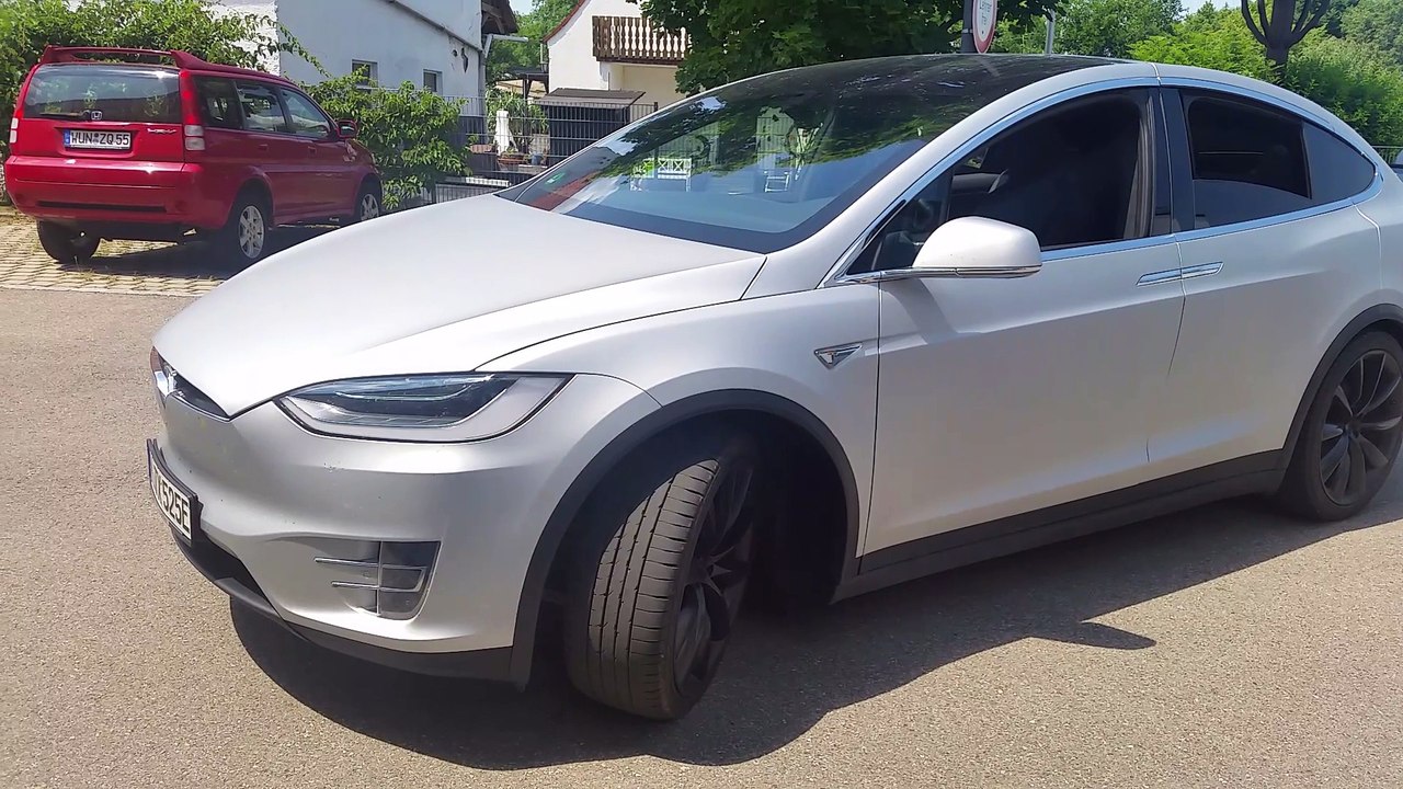 Tesla Model X Show